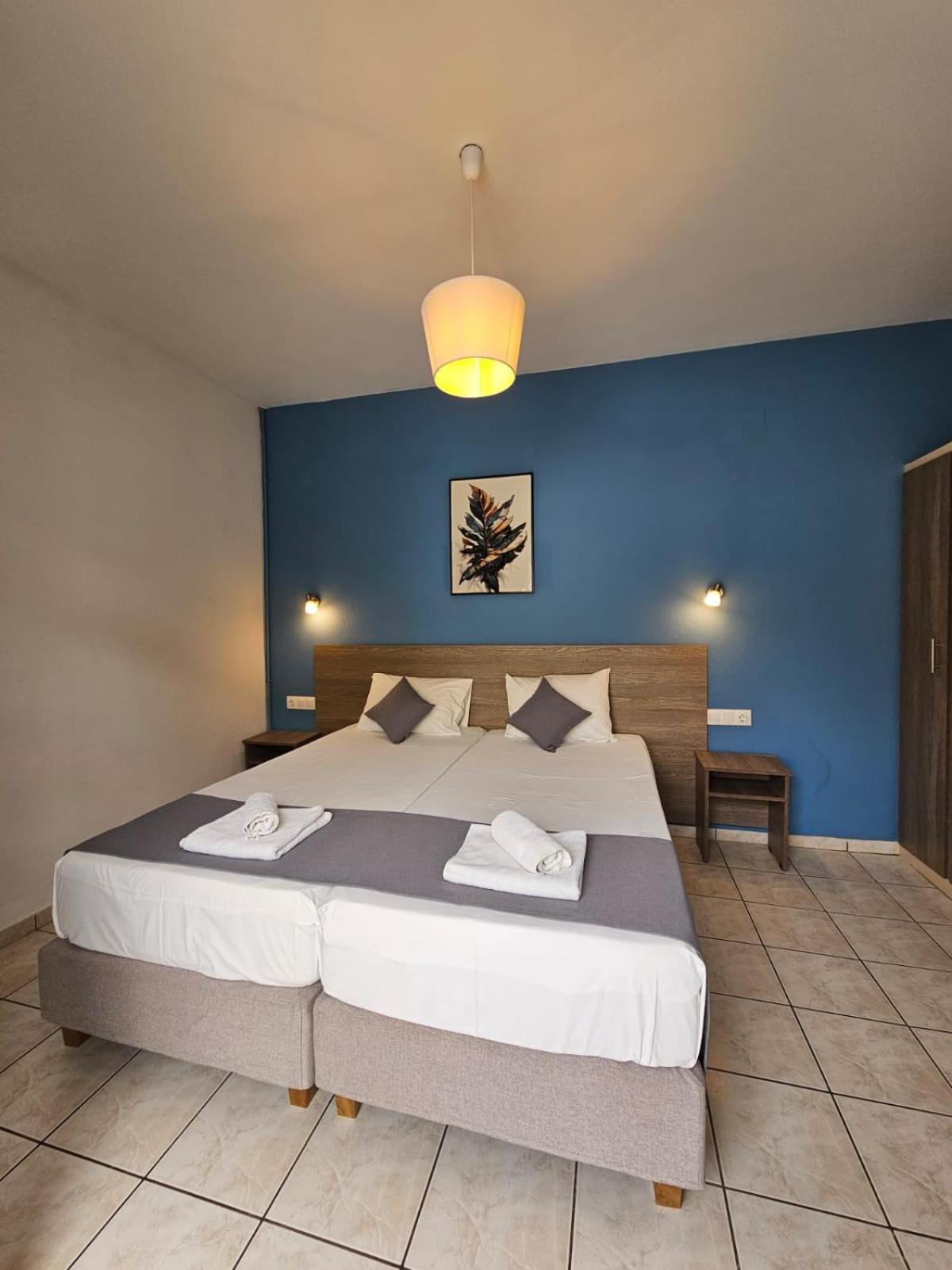 Gardelis Gardens Apartment เวนิทเซส ห้อง รูปภาพ