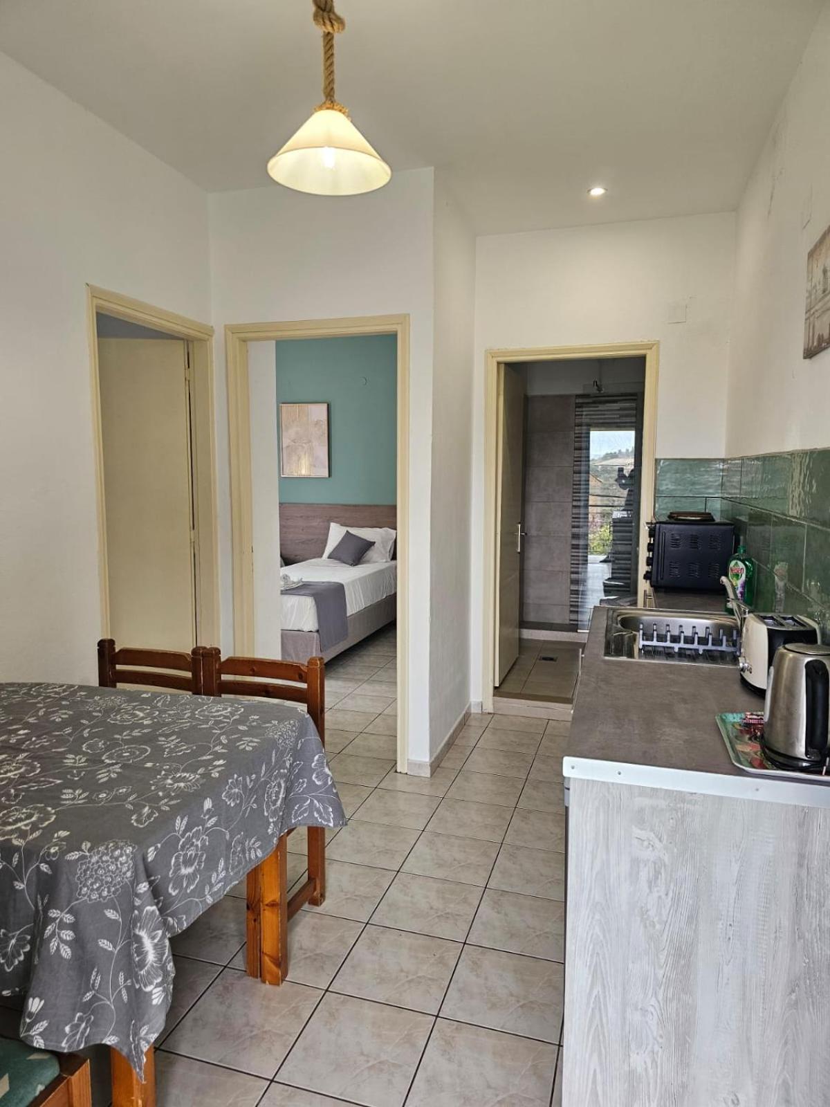 Gardelis Gardens Apartment เวนิทเซส ห้อง รูปภาพ