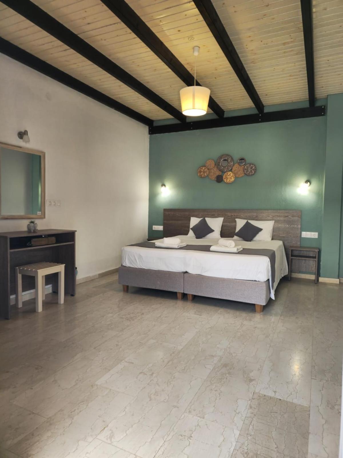 Gardelis Gardens Apartment เวนิทเซส ห้อง รูปภาพ