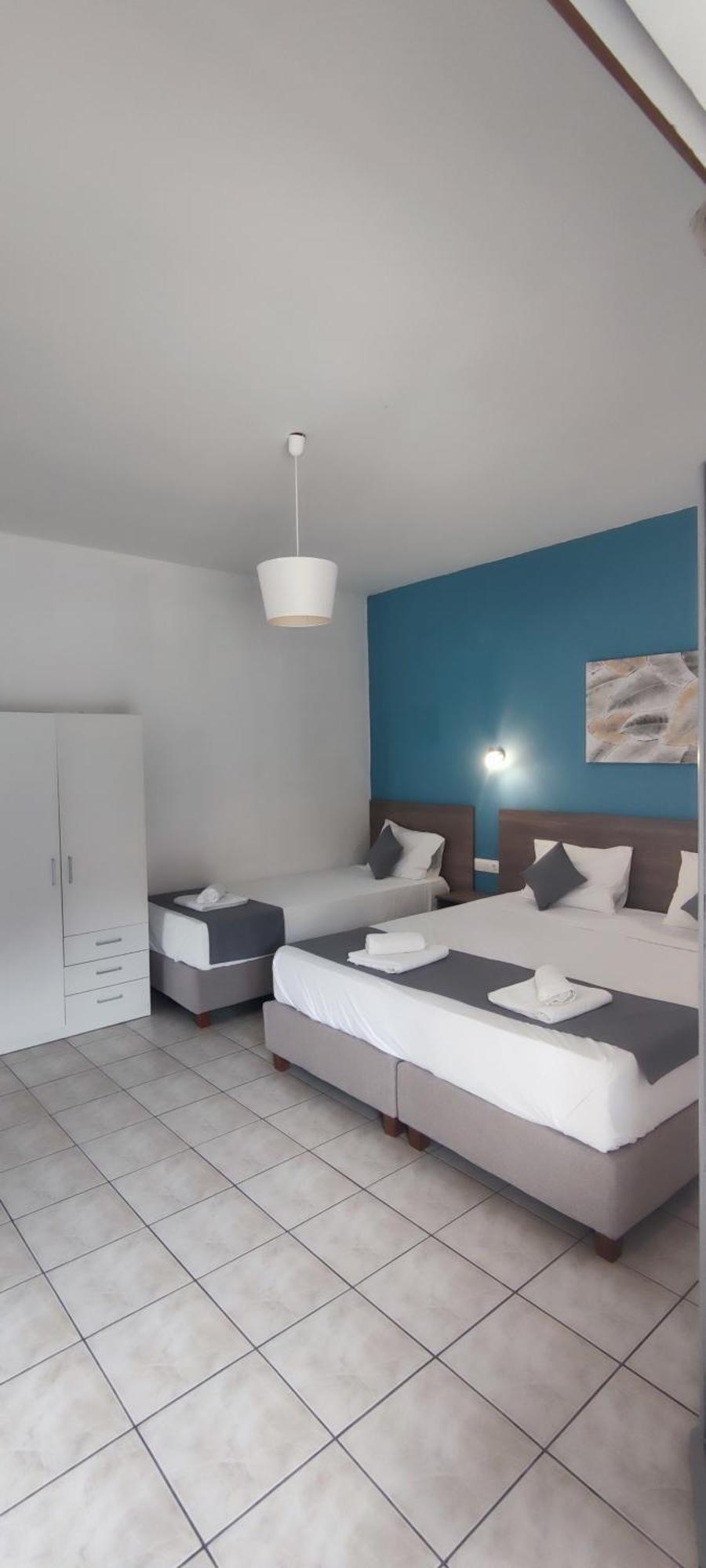 Gardelis Gardens Apartment เวนิทเซส ห้อง รูปภาพ
